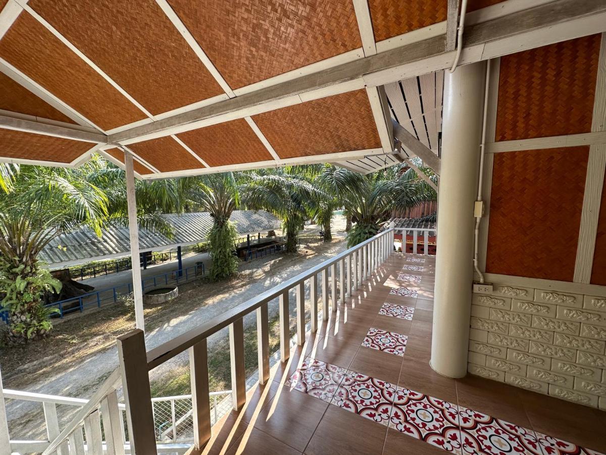 Hotel Golden Sword With Boat Kanchanaburi Exterior foto